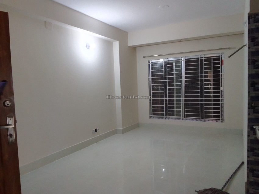মোহাম্মদপুর এ ১৩৫০ স্কয়ার ফিট রেডি ফ্ল্যাট বিক্রয় হবে।